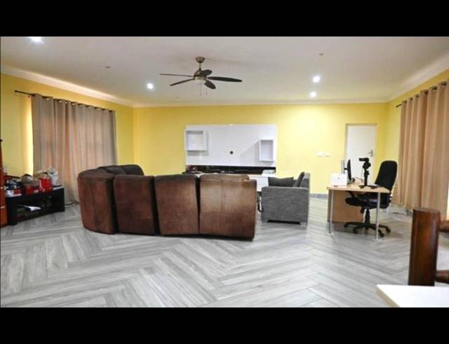 4 BEDROOM HOUSE FOR SALE IN MEER EN SEE